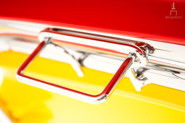 Die Reihenverbinder passen optisch perfekt zum Gestell