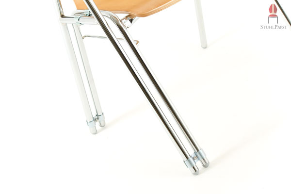 Träger der Schreibplatte an drei Punkten fest verbunden