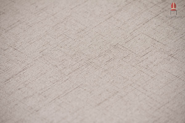 Der strapazierfähige Objektstoff schützt die Polsterung vor äußeren Einflüssen