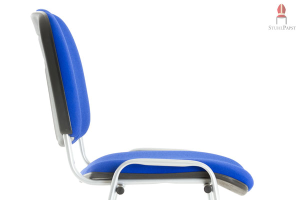 Hier sehen Sie das Polsterstuhlmodell Sta.ndard im Profil