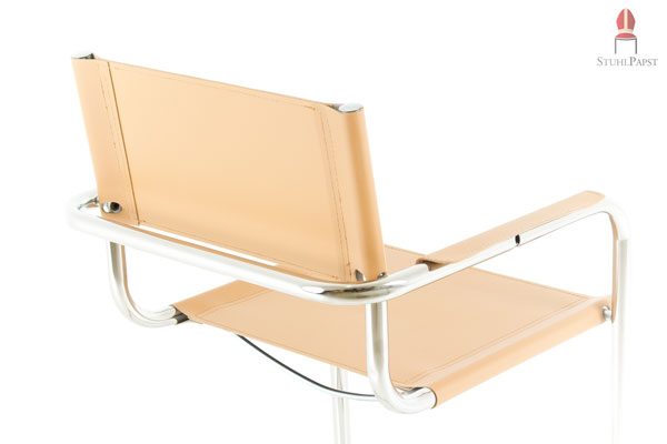 Hier sehen Sie das modische Modell Tre.nd in der Rückansicht