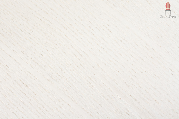 Auch in weiß ist dieses Stuhlmodell erhältlich