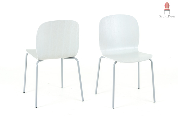 Die elegant geformten Holzschalen bestechen durch das leichte und elegante Design