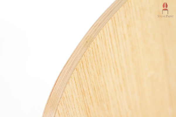 Die Holzschale ist aus hochwertigem Formholz gefertigt