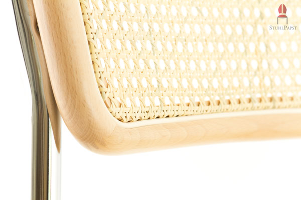 Das Holz in Buchenoptik ist hochwertig verarbeitet und gibt ein angenehmes Gefühl