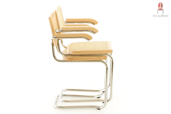 Hier sehen Sie das Stuhlmodell Vie.nna AL gestapelt