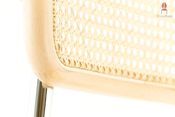 Der Kontrast des neumodischen Gestells und der klassischen Holzelemente macht den Vie.nna einzigartig