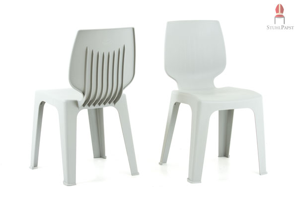 Das Stuhlmodell ist in verschiedenen Farben erhältlich
