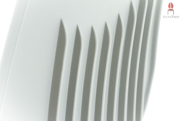 Die Streben prägen die Optik des Stuhlmodells