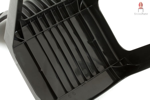 Die Streben unter dem Sitz geben Ihnen ein sicheres Sitzgefühl