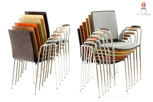 Um die gestapelten Stühle schnell zu transportieren empfehlen wir unsere Stapeltransportkarren