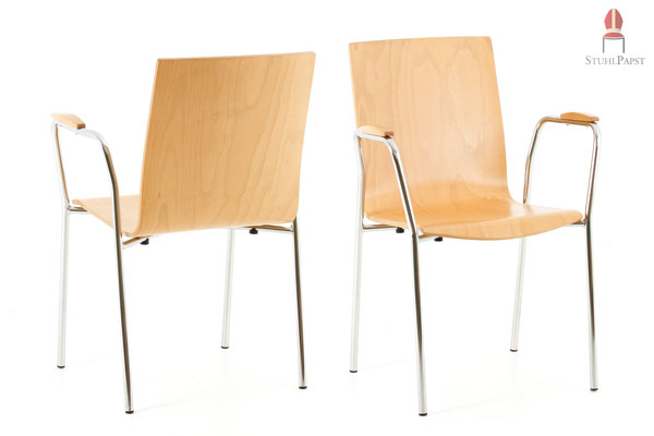 Die besondere Form der Holzschale sorgt für das bestechende Design