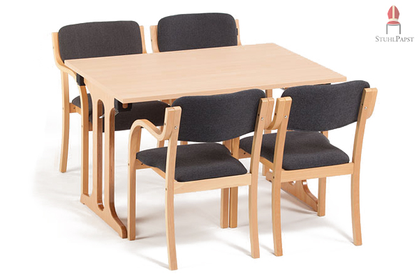 Als Teil der Serie Com.fort lässt sich dieser Tisch gut mit anderen Produkten kombinieren