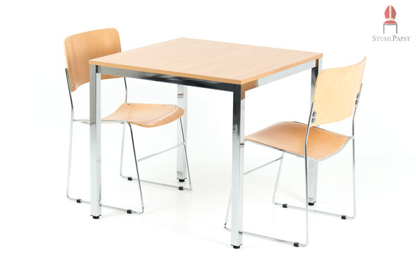 Die hochglanzverchromten Tischbeine erweitern die Kombinationsmöglichkeiten