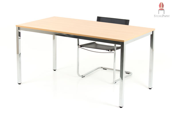 Der Tisch Duk.as ermöglicht durch das elegante Design verschiedenste Begleitmöbel