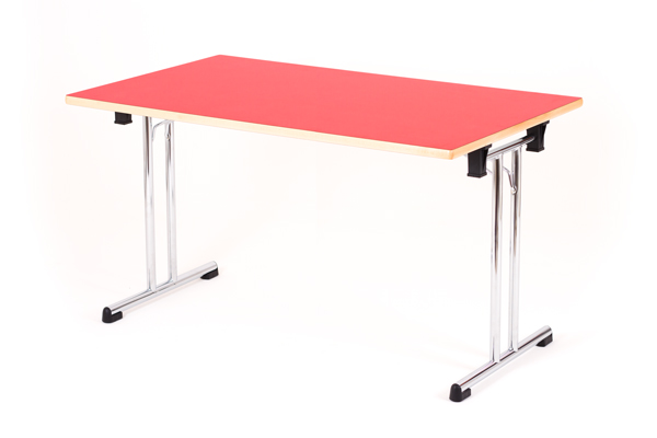 Klappbare farbige Tische