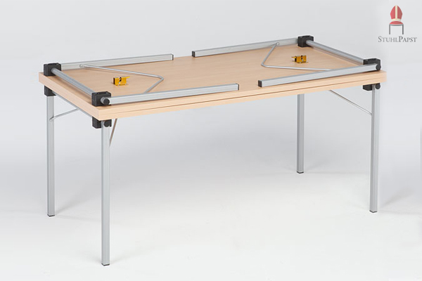 Hier sehen Sie unser klassisches Klapptischmodell Obj.ekt, einmal zugeklappt und einmal aufgeklappt