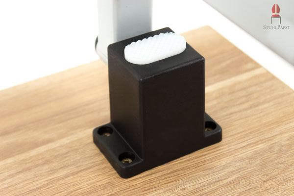 Die Abstandhalter sind mit weichem Kunststoff gepolstert, um ein schonendes Stapeln zu ermöglichen